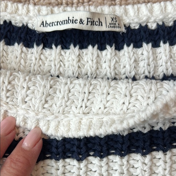 Abercrombie Striped Sleeveless Knit Top - Picture 3 of 3